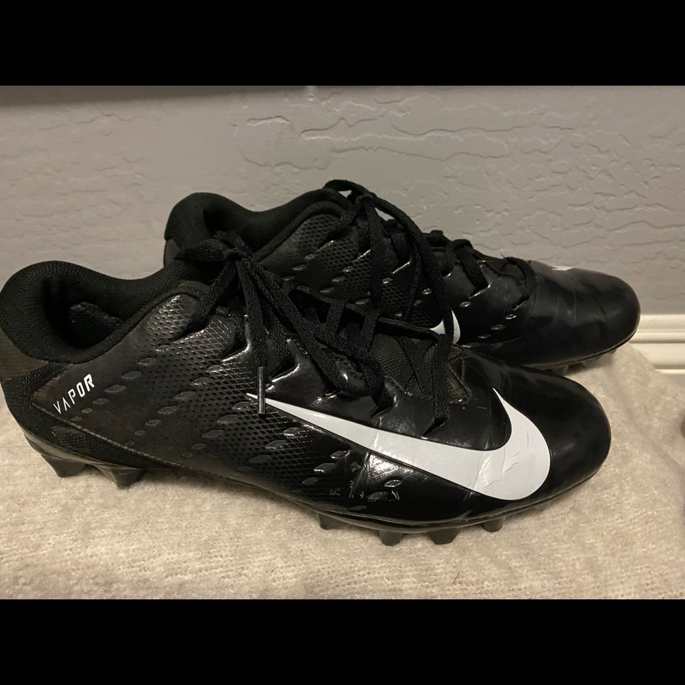 Nike Men’s Vapor Football Cleats.